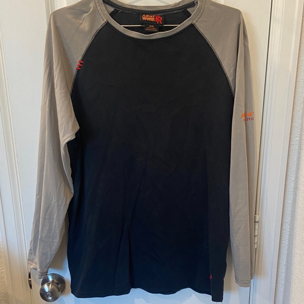 Carhartt and Ariat FR bundle. Long Sleeve Tees 4shirts total